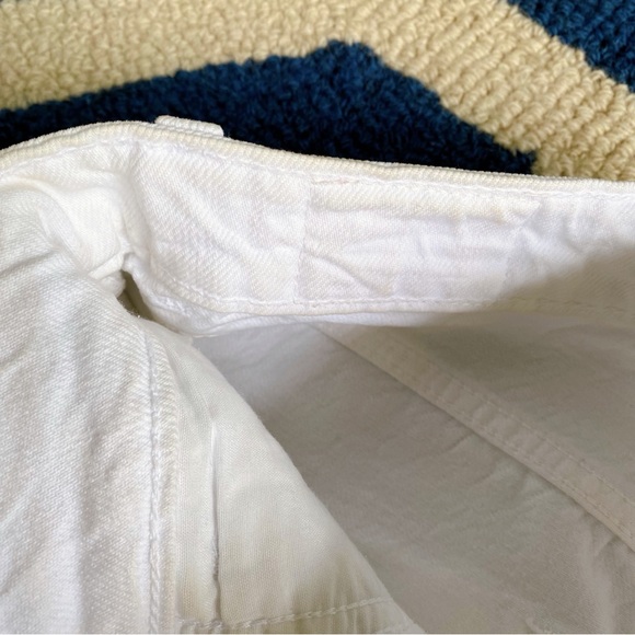 π ZARA WHITE HIGH WAIST DISTRESSED RAW HEM JEANS! - Picture 16 of 16